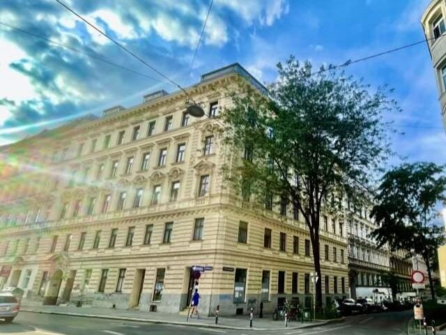 EIGENHEIM 1070 WIEN SANIERUNGSBEDÜRFTIGTE 3 ZIMMER WOHNUNG mit sehr viel Potenzial, der Herzen kreativer Bastler & Bauplaner höher schlagen lässt!