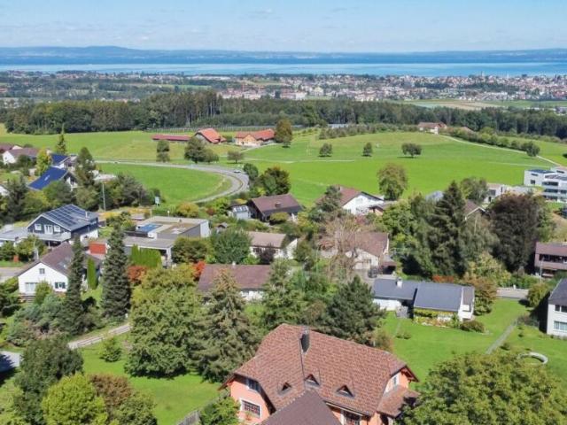 Eigenheim, Rendite, oder beides: Einfamilienhaus mit Einliegerwohnung und Studio