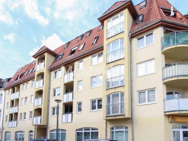 Eigentumswohnung mit Tiefgaragenstellplatz und Loggia im beliebten Stadtfeld Ost