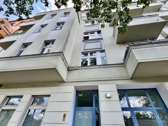 Eigentumswohnung im charmanten Charlottenburger Altbau!