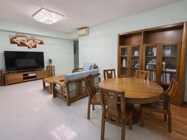 Eight Courtyards Condominium For Rent, $4,800, 3 Bed 3 Bath 1,141 sqft $4.21 psf