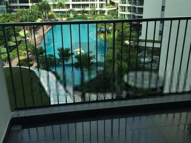 Eight Courtyards D27, Condominium