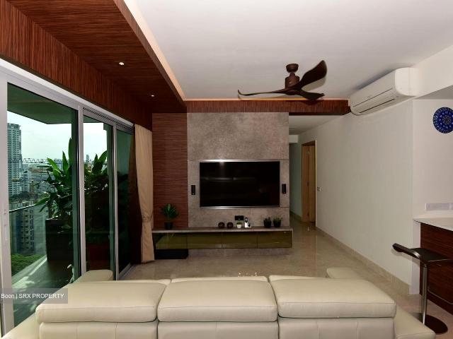 Eight Riversuites D12, Condominium