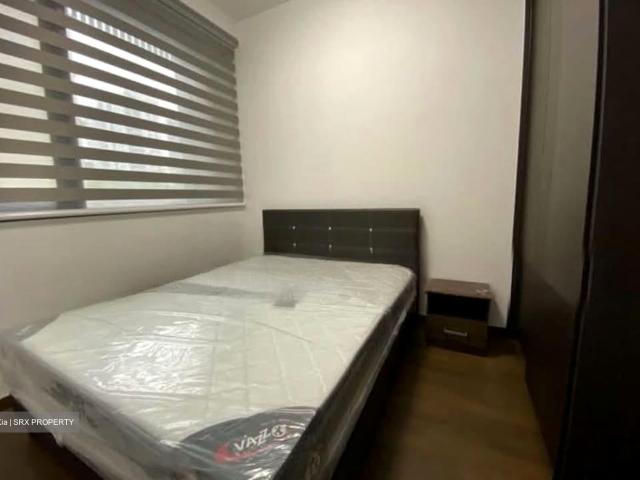 Eight Riversuites D12, Condominium