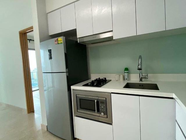 Eight Riversuites D12, Condominium