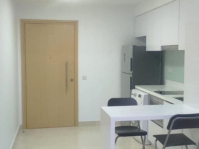 Eight Riversuites D12, Condominium