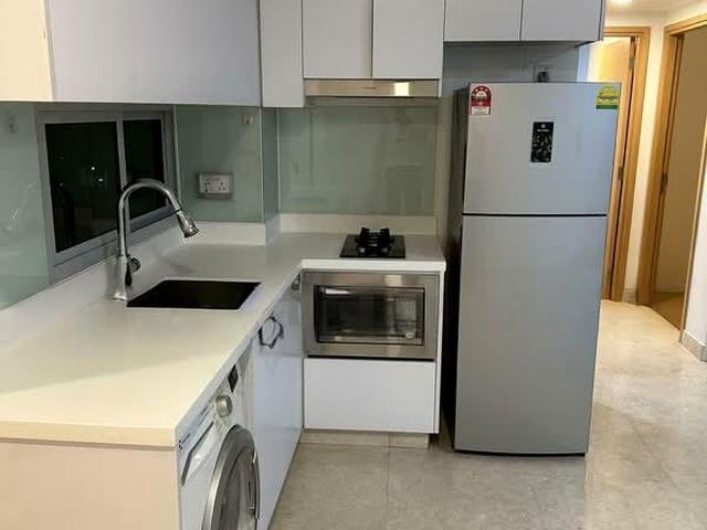 Eight Riversuites D12, Condominium
