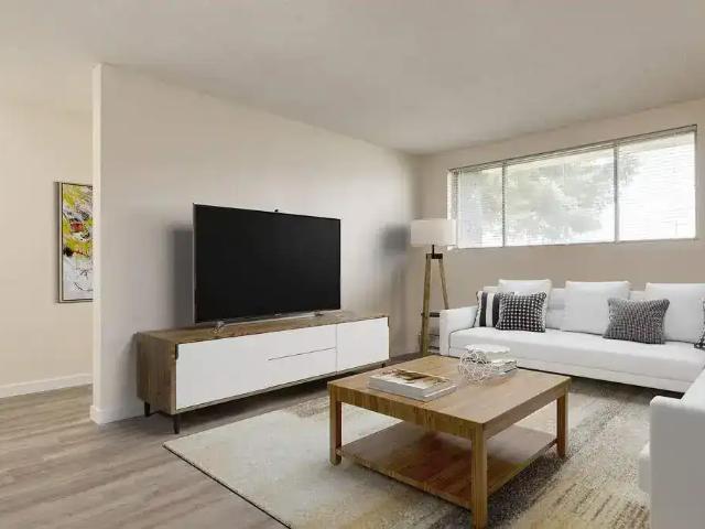 Eighty Nine Collins Apartments