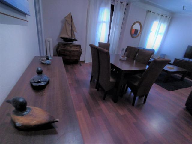 EIXAMPLE FURNISHED 4 BEDROOMS FLAT