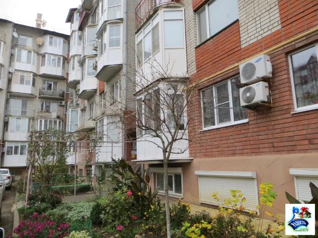 Ейск, Коммунаров ул,26