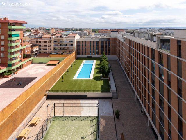 El ático que estabas esperando: Terraza de 40m2, piscina y sol todo el día junto al centro