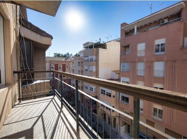 ?️ EL CENTRO A TUS PIES: Amplio Piso de 3 Habitaciones en Avda. España junto a Plaza San Sebastián
