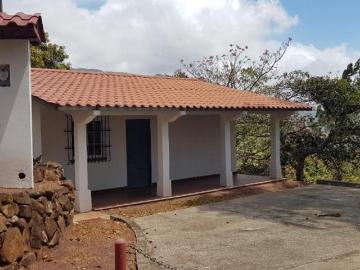 El Copé: casa nueva en medio de un paraíso natural