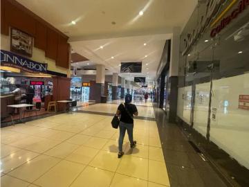 El dorado mall / 130 m / piso medio / divisiones / aire central | espacios, 450000.00 en Panamá Oeste