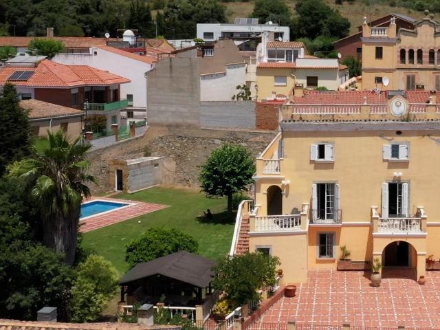 EL MARESME TEIA CASA DE ESTILO NEOCLÁSICO
