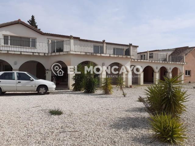 El Moncayo Properties pone a la venta esta fantástica vivien. 799m² Crevillent