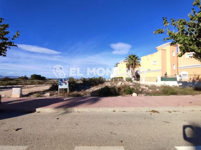 El Moncayo Properties pone a la venta esta fantástica parcel. 87m² San Fulgencio