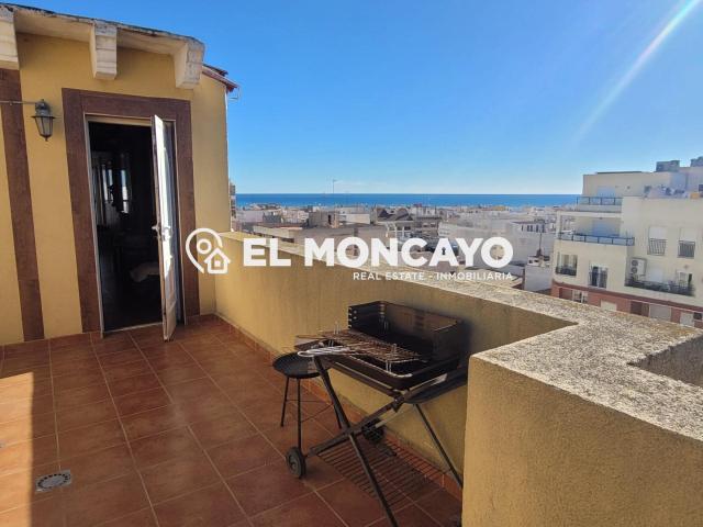 El Moncayo Properties pone a la venta este maravilloso ático. 167m² Guardamar del Segura