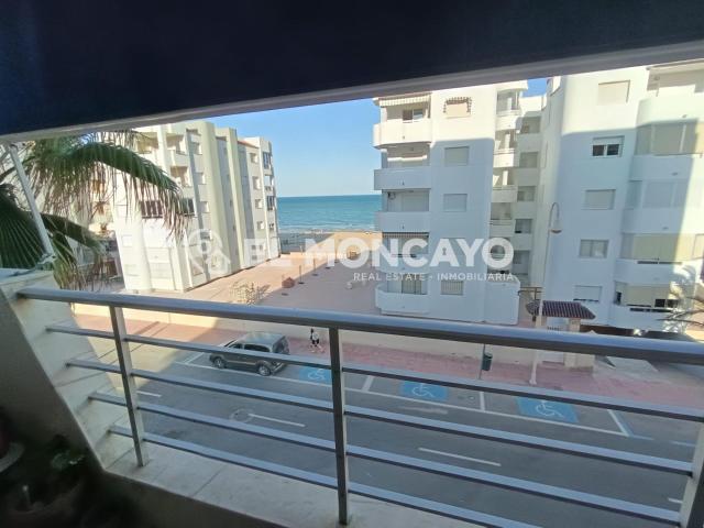 El Moncayo Properties presenta este bonito apartamento junto. 90m² Guardamar del Segura