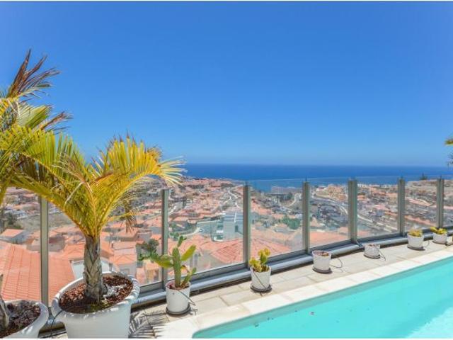 El paraíso sobre el Atlántico: Exclusivo piso de 3 dormitorios y piscina con vistas infinitas en Arg