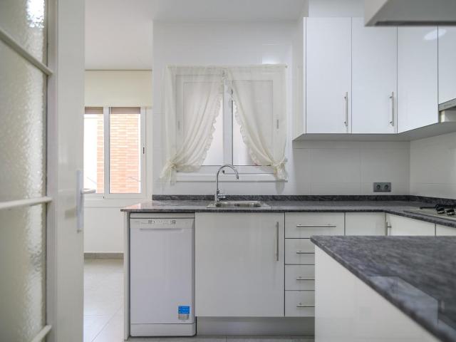 El piso más luminoso de Manresa: todo exterior, esquina y reformado