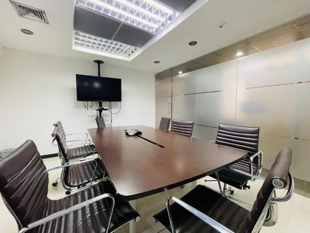 El Rosal/Av Pichincha/Oficinas remodeladas y amobladas/En venta