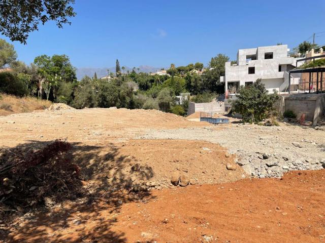 EL ROSARIO, MARBELLA ESTE m2 construidos 560 m2 parcela 1.000 GRAN OPORTUNIDAD PARA LA CASA DE TUS SUEÑOS EN EL CORAZÓN DE MARBELLA