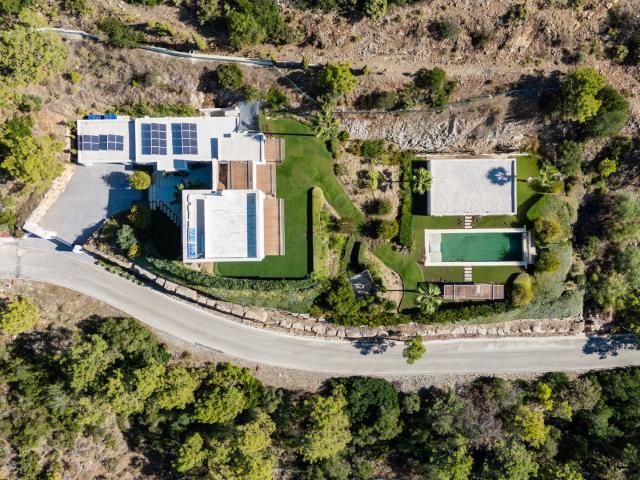 El silencio suele ser lo primero que llama la atención aquí. 529m² Benahavís