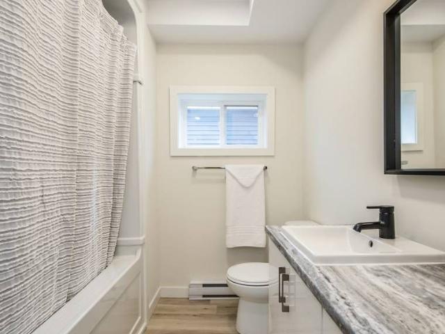 Elmwood Beautiful 1 Bedroom Main Floor Flat in Dartmouth!
