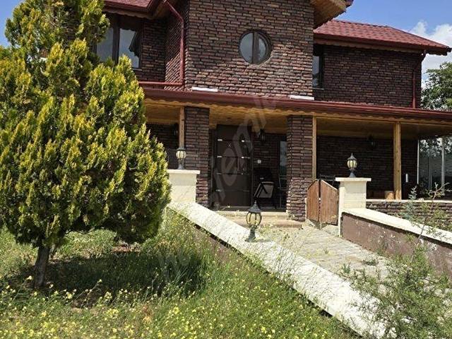 ELMADAĞDA 3724M2 RUHSATLI ŞEBEKE SULU SONDAJLI HAZIR BAHÇE