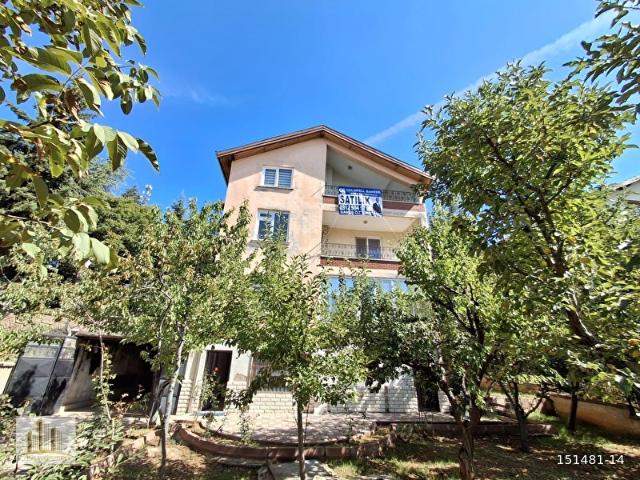 Elmadağ Hasanoğlan Bahçelievler'de Satılık 5+2 Triplex Villa