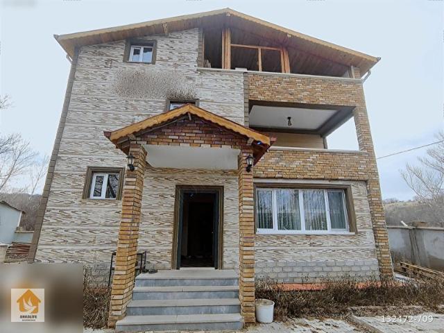 ELMADAĞ TATLICADA 792 m2 ARSA ÜZERİNDE SATILIK VİLLA