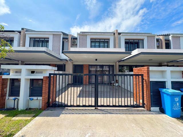 Elmina Green1 Double Storey House Partly Furnished Good Condition