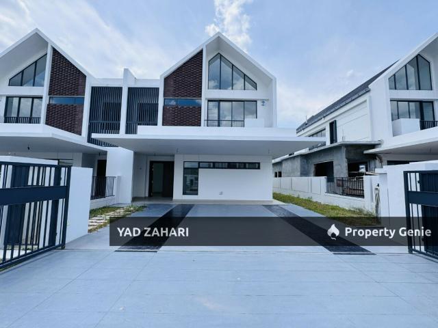 Elmina Green 8, Shah Alam | 2 Storey Semi D 4+1 Rooms | RM1.8M 10ft Extra Land at Side & Backyard and Centre of Elmina
