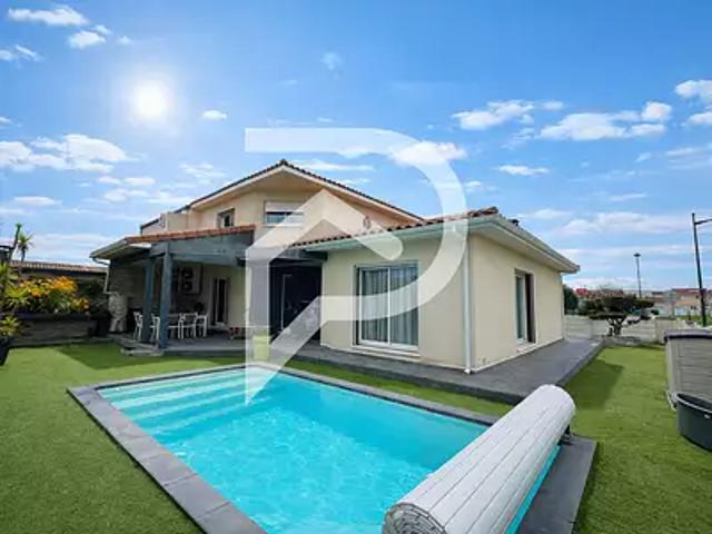 Elne 66200 Achat / Vente maison 6 pièces t6 piscine terrasse