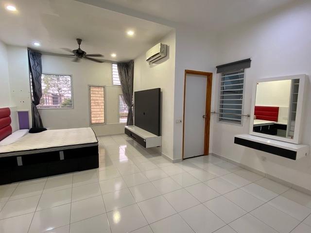 Elata Haven Setia Tropika 4bed 3bath