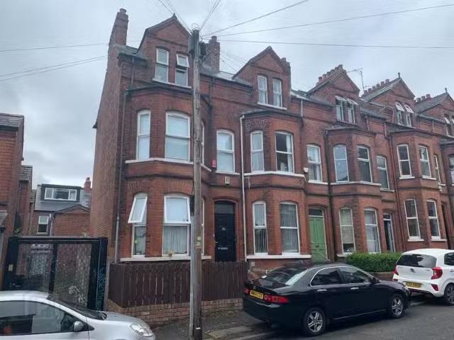 Elaine Street, Room 5