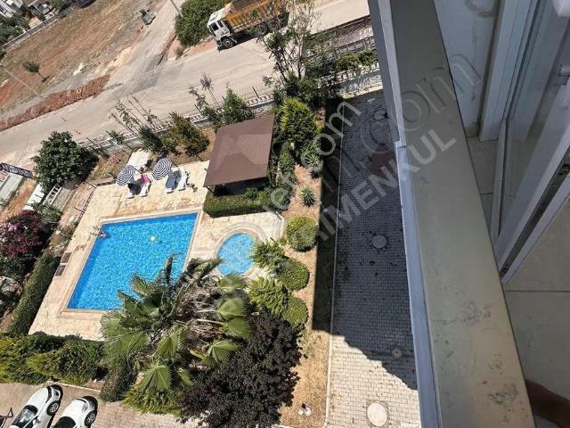 Şelale Mahallesi Havuzlu Site İçerisinde 4 + 1 Satılık Daire