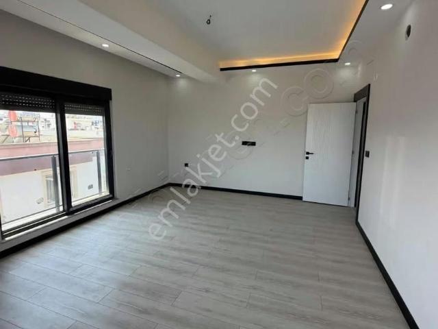 Şelale'de 2+1 Sıfır Daire