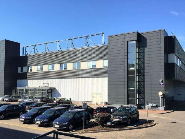 Elastyczne biuro 800 m2 na Ochocie z parkingiem i klimatyzacją