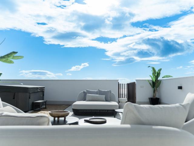 Eleva tu estilo de vida con este extraordinario ático en Res. 183m² Fuengirola
