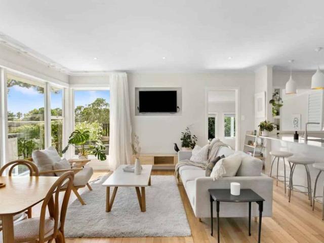 Elevated Eastern Bays Living with Iconic Auckland Views