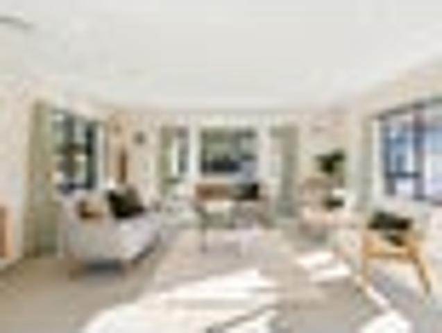 ELEVATED ELEGANCE IN THE HEART OF TAWA