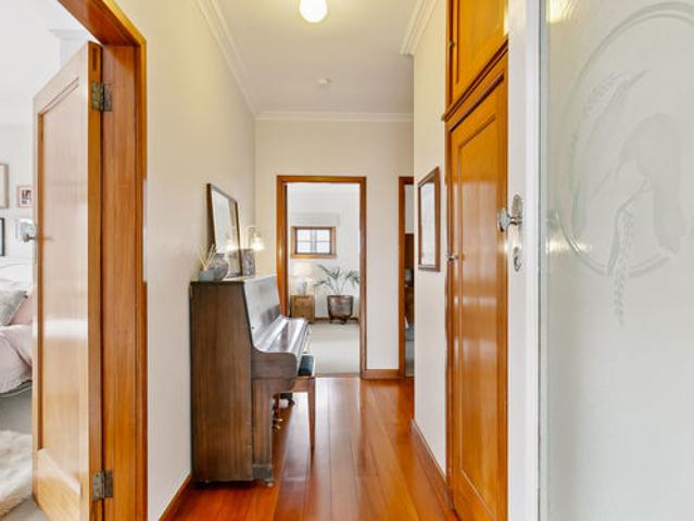 Elevated elegance in island bay