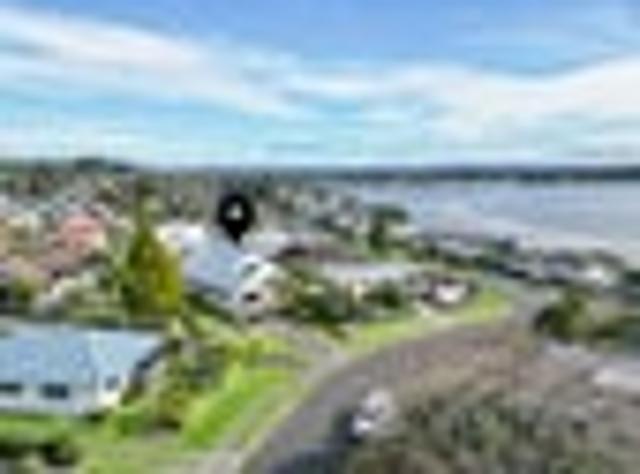 Elevated Family Living With Estuary Views