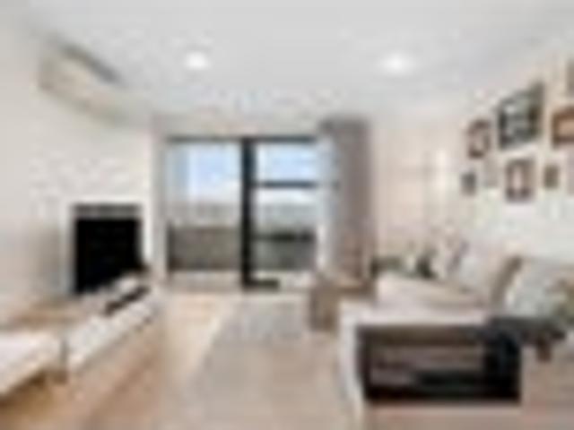 Elevated Living with Panoramic Outlooks