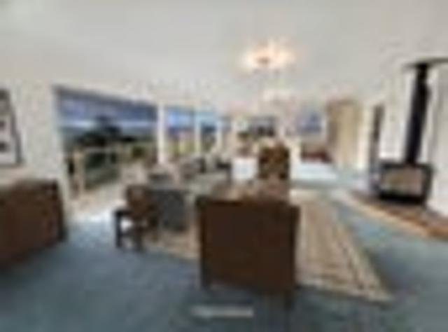 Elevated Living with Spectacular Clutha Views