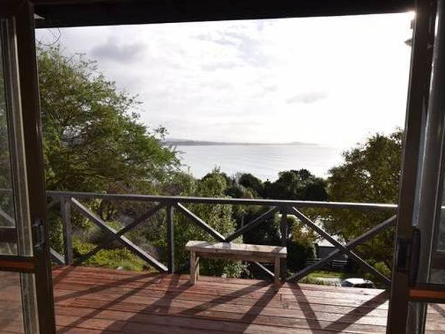 Elevated Moeraki Views