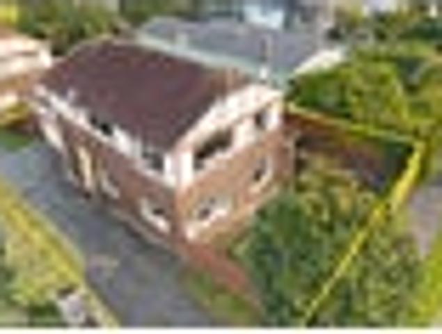 Elevated One Tree Hill Living with Harbour Views