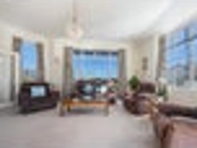 Elevated Pinehill Living In Rangitoto Zone